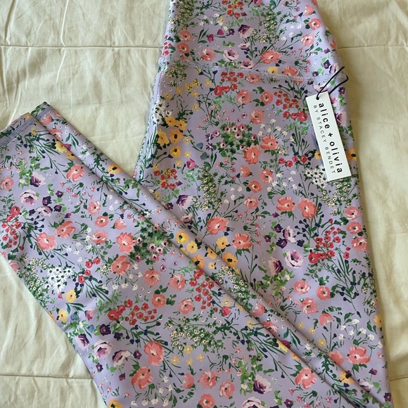 NWT Alice & Olivia Activewear Leggings - Picture 2 of 16